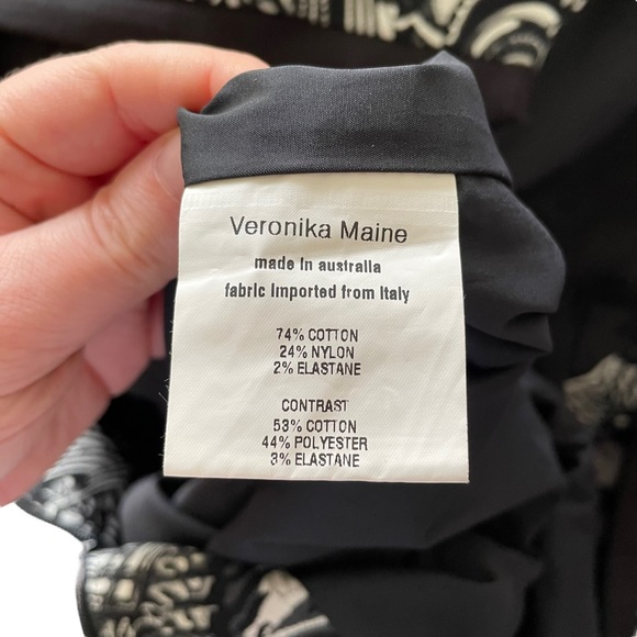 VERONIKA MAINE Sz8 Black and white abstract design cap sleeved dress 🥇 - Picture 15 of 15